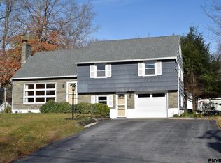 32 Beechwood Ave, Ballston Lake, NY 12019