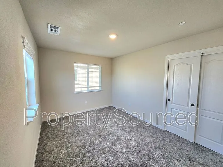 934 W Alameda St #A — Photo 10