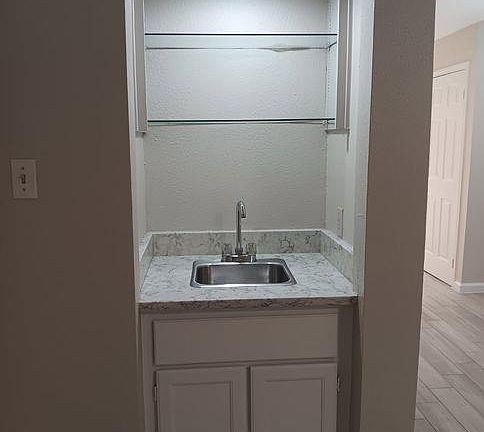 5th image of 8402 Fathom Cir #106