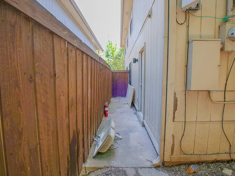 3634 Dexter Ave — Photo 18