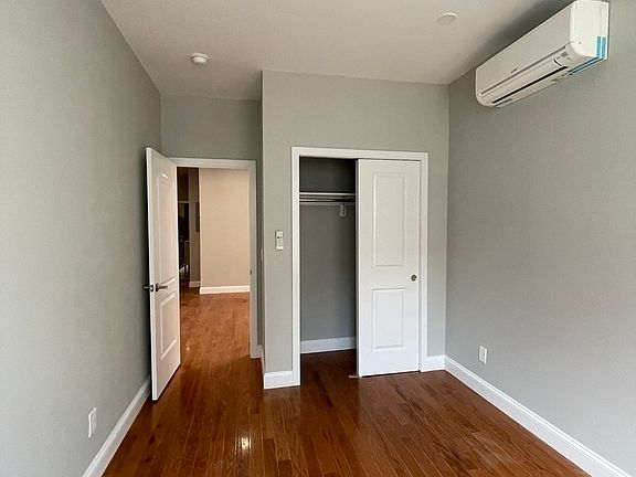 4th image of 25-35 36th St #2B
