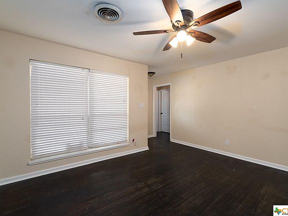 5th image of 1301 Pine Dr