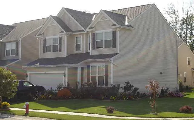3 bed, 2.5 bath, 1923 sqft, $2,699 — Photo 2