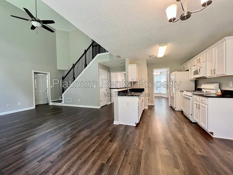 2813 Priestcliff Dr SE — Photo 11