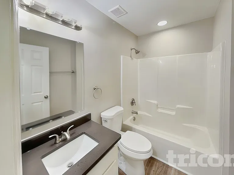 809 Valley Creek Dr — Photo 11