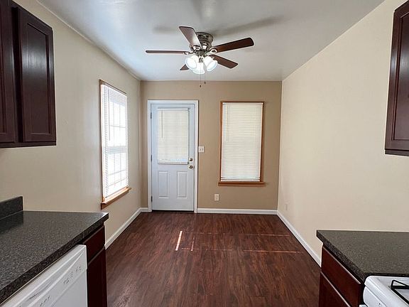 5th image of 207 E Howard St