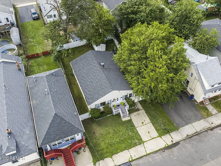 12 Bayview Ave — Photo 23