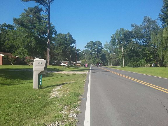 4th image of 221 Pilgrim Cir