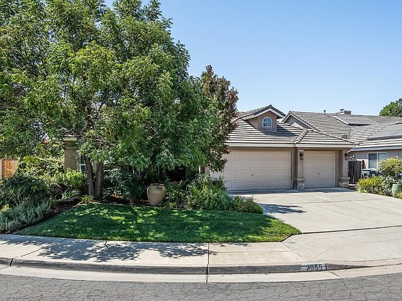 4th image of 2955 E Pryor Dr