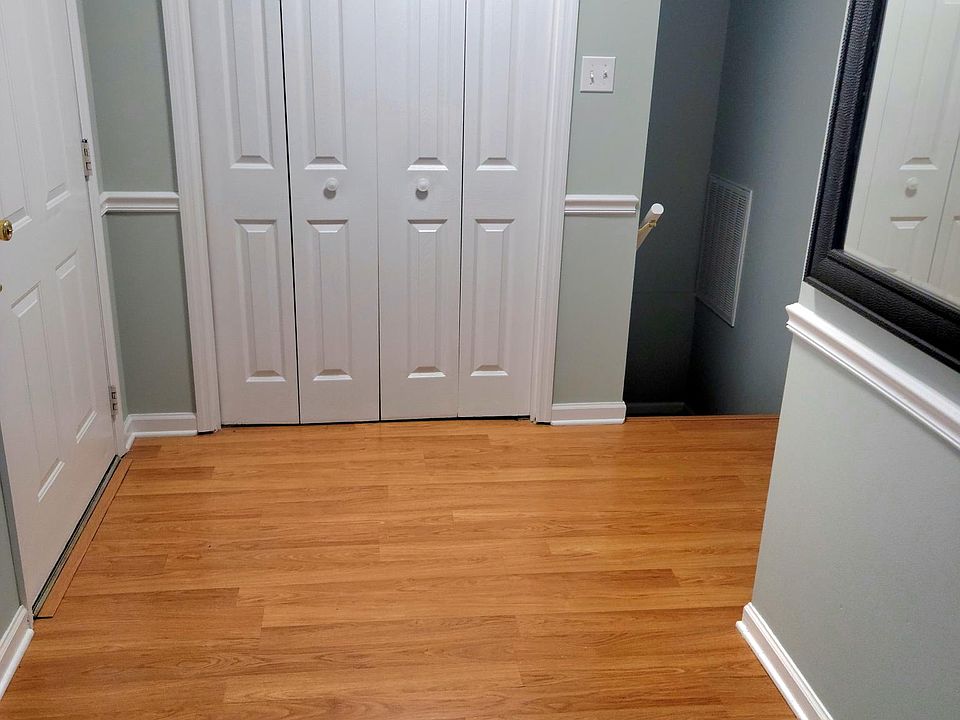 1st image of 800 Olde Colony Trl APT 121