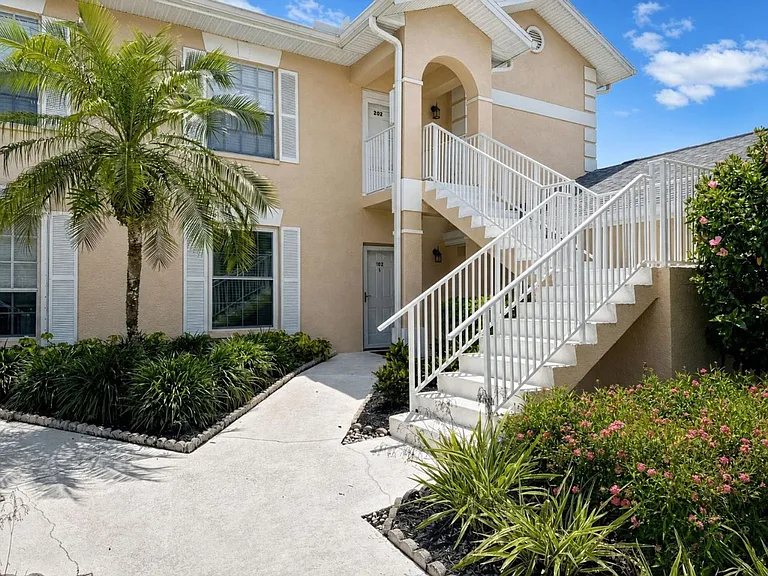 752 Wiggins Lake Dr #102 — Photo 24
