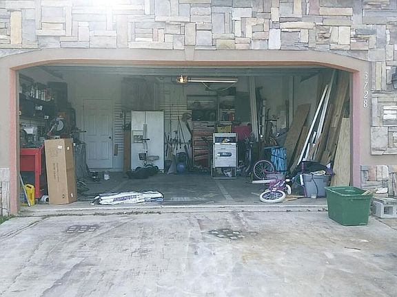 3rd image of 3728 NE 12th Place Cpe