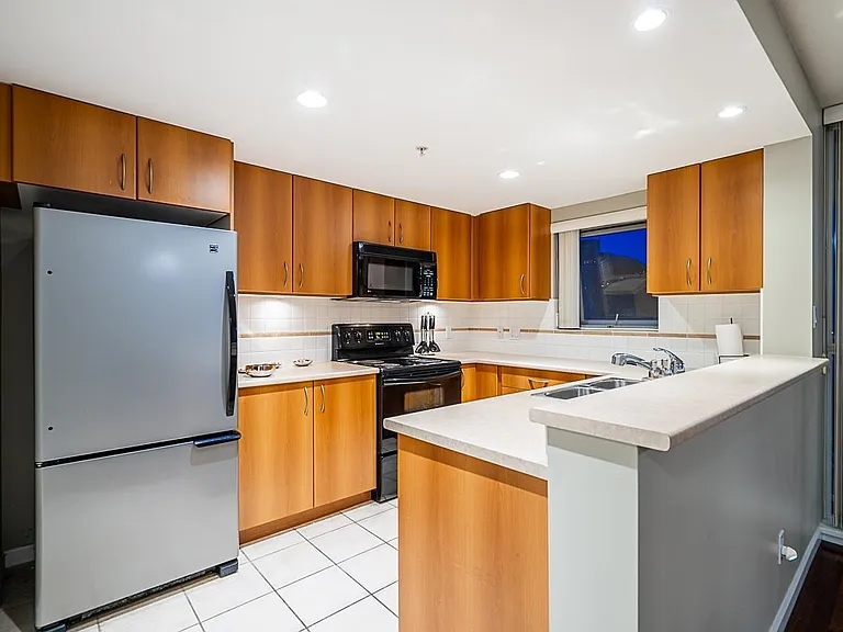 235 Guildford Way #1105 — Photo 11