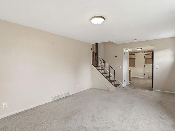 3rd image of 577 Fetzner Rd