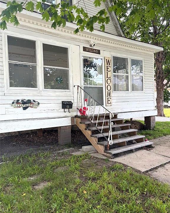 1st image of 815 Jefferson St