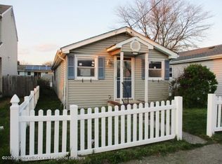 137 Seabreeze Ave, Middletown, NJ 07748