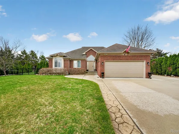 37822 Lilac Ln, Richmond, MI 48062