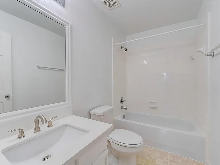 3211 Legends Hill Ct — Photo 17