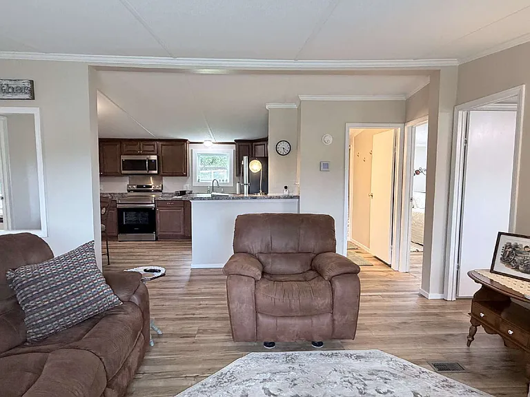 129 Redwood Ln — Photo 13