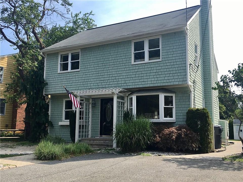 1st image of 104 Sawyer Ave