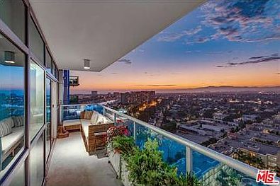 5th image of 13700 Marina Pointe Dr Unit 1406