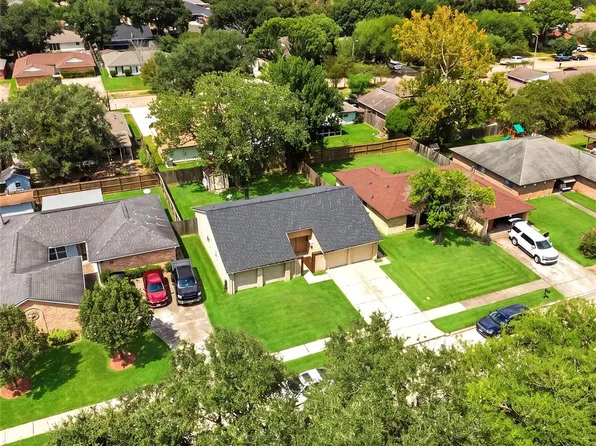 10015 Rustic Rock Rd, La Porte, TX 77571