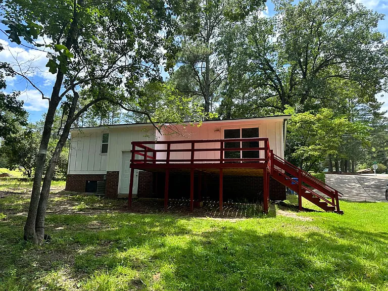 2346 Lake Ave — Photo 9