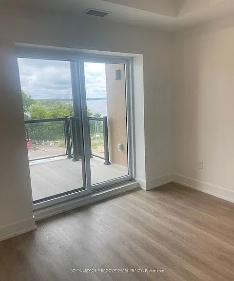 19 B West St N #403 — Photo 8