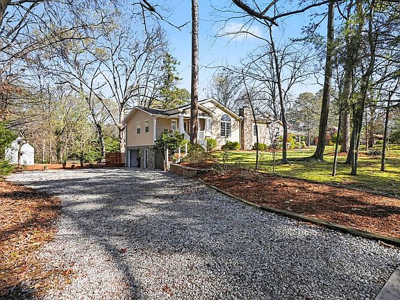 4th image of 3400 Octavia St