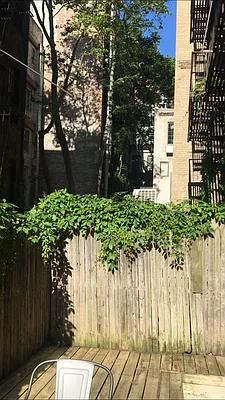 Rented by LJ Sloane Management | media 32