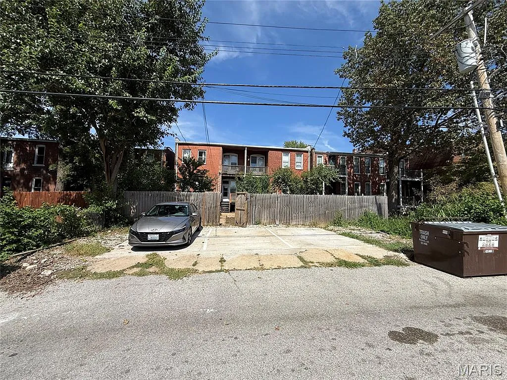 2 bed, 1200 sqft, $1,525 — Photo 3