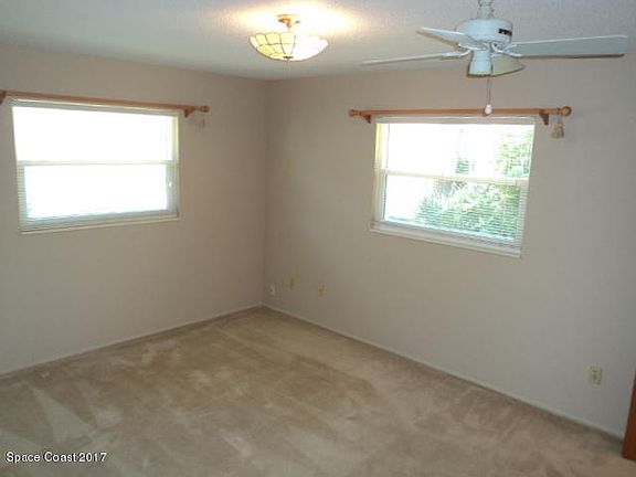 5th image of 333 Bahama Dr