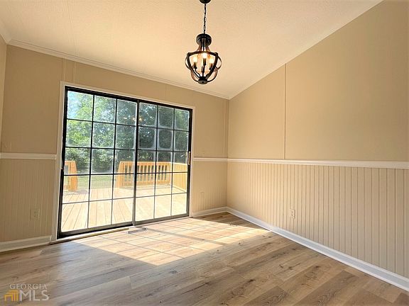 5th image of 252 Highland Ave