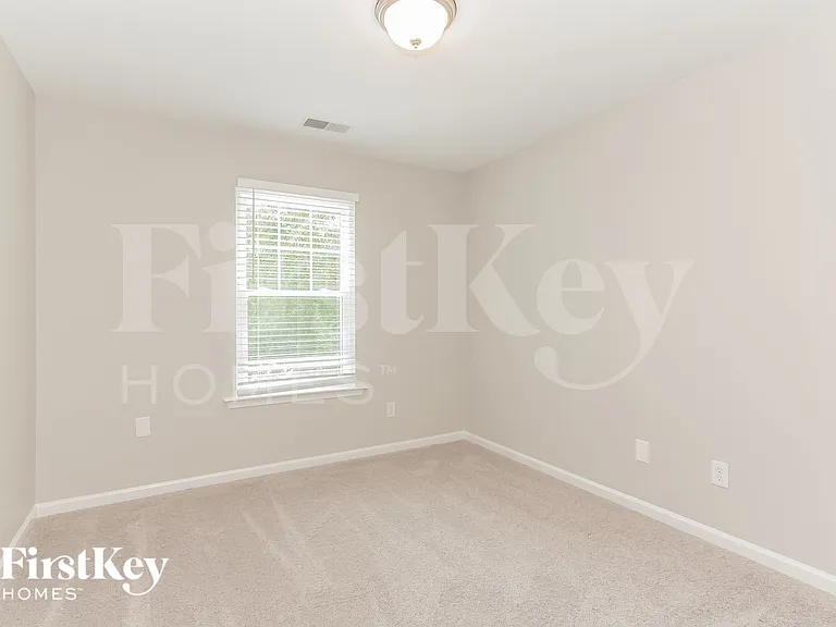 2607 Winding River Dr — Photo 13