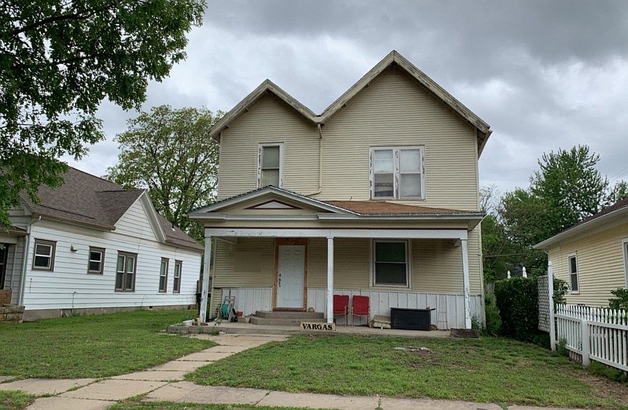 1st image of 321 N 4th St