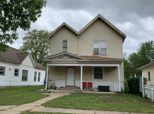 321 N 4th St, Arkansas City, KS 67005