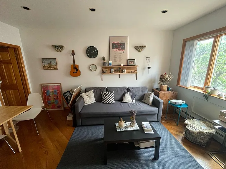 629 Humboldt St #2R — Photo 8