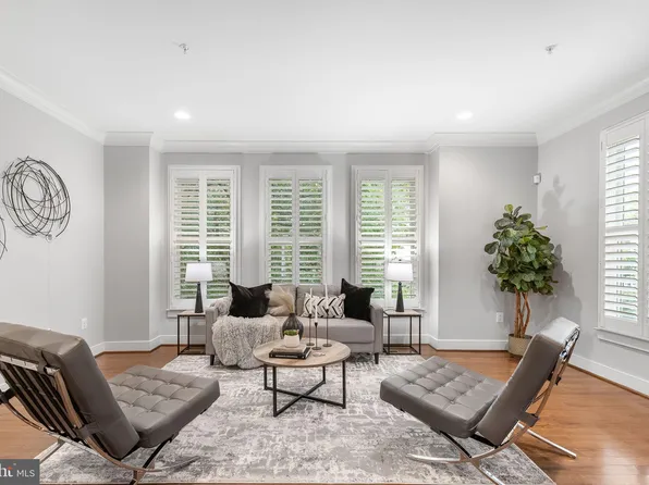 824 Snowden Hallowell Way, Alexandria, VA 22314