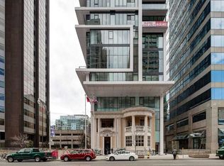 426 University Ave #2006, Toronto, ON M5G 1S9