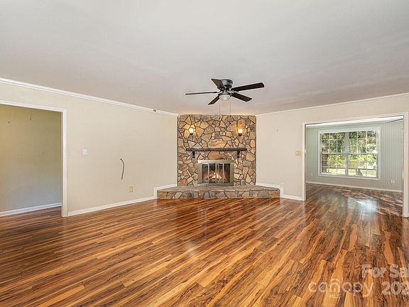 2nd image of 2520 Pine Forest Dr