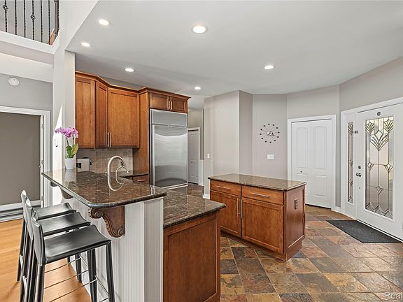 4th image of 3962 Highcrest Dr