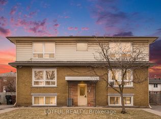 484 Queen Mary St #1, Ottawa, ON K1K 1W2