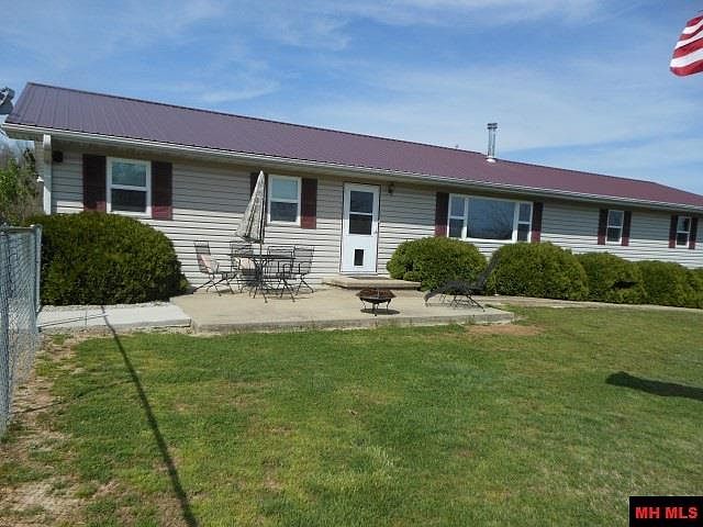 1st image of 1561 Gum Springs Cir