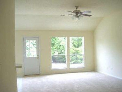 2nd image of 3304 Dorothy Ln
