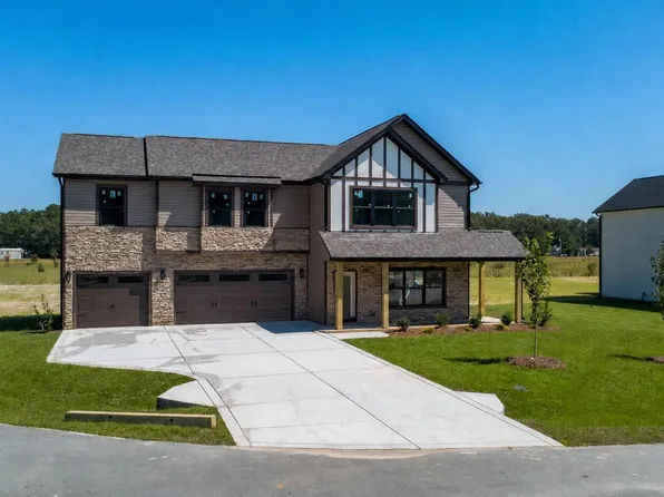 1572 Eastbay Dr, Fayetteville, NC 28312