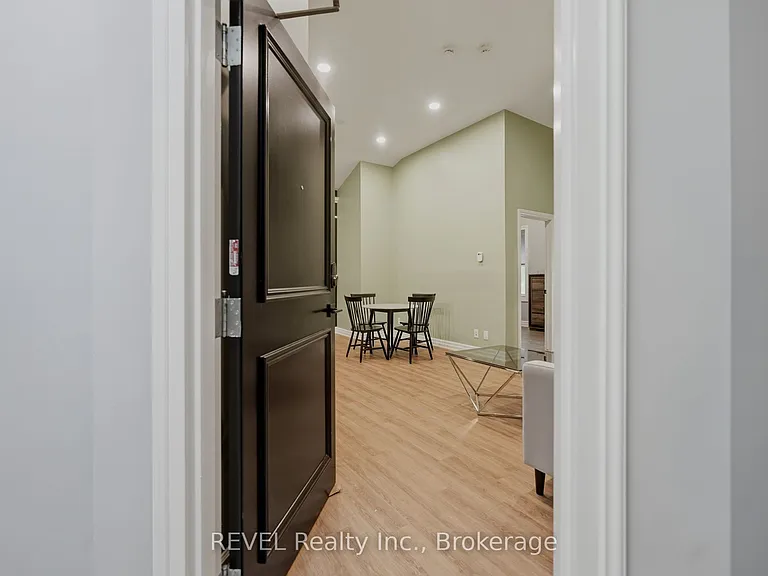 10 Queen St #2 — Photo 6