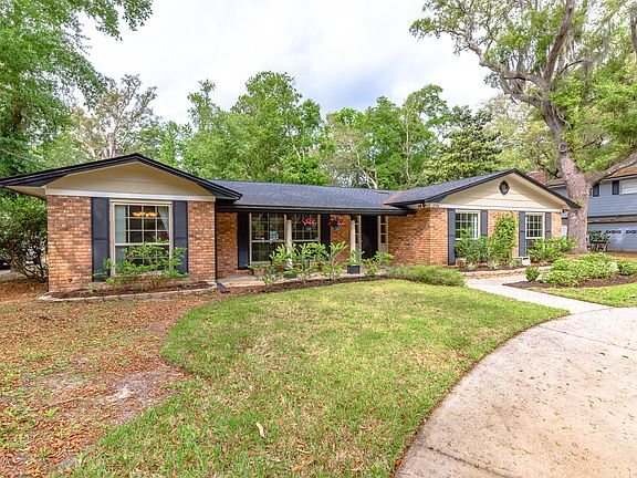 2nd image of 2786 Birchwood Dr