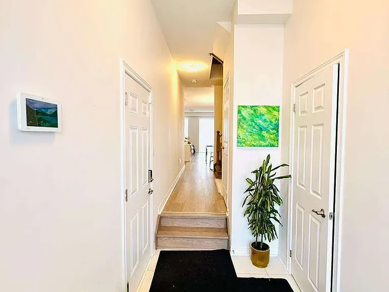 126 Mumbai Dr — Photo 3