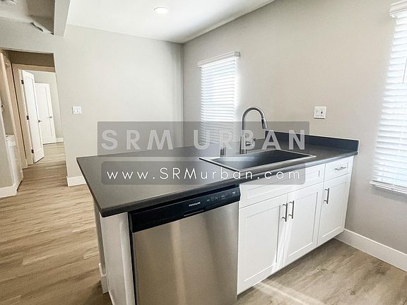 5th image of 4054 Arizona St
