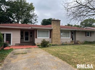 210 N Morgan St, Rushville, IL 62681